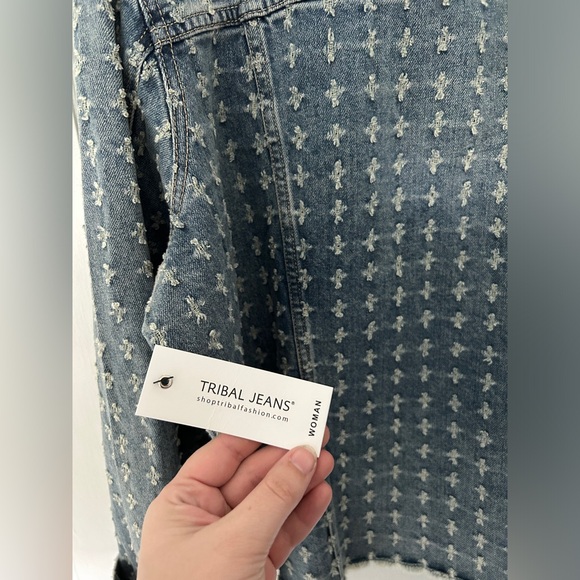 TRIBAL JEANS / Keem Fray Hem Jean Jacket, 2X - Picture 8 of 9
